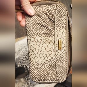 Travelon wristlet wallet